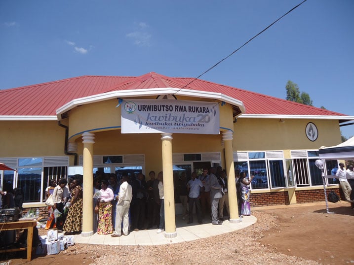 Mu rwibutso rwa Rukara ruri i Karubamba na ho hashyinguye imibiri isaga 8000.