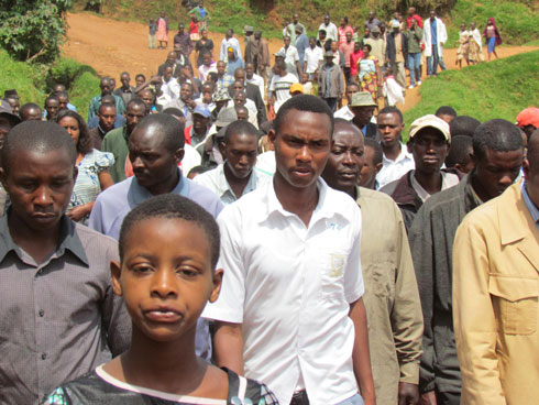 Abanyamurenge baba mu Rwanda bahabwa umwanya wo kwibuka benewabo baguye i Gatumba mu Burundi.