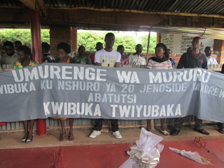 Mu murenge wa Mururu urubyiriko rwibutse bagenzi babo bazize Jenoside.