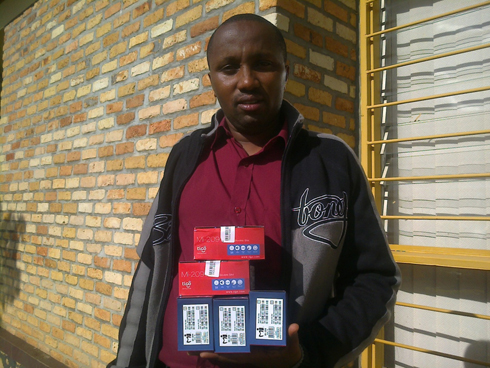Mu murenge wa Ntyazo hatanzwemo telefoni eshanu kubera ko bafite ibyambu binyuraho abafite magendu.