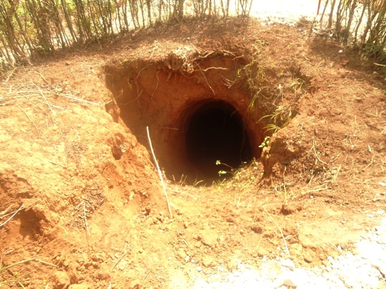 Mu murenge wa Rwinkwavu na ho hari imyobo yacukurwagamo amabuye y'agaciro none byananiranye kuvanamo imibiri yajugunywemo muri Jenoside.