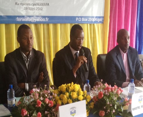 Mu nteko rusange ya FERWAFA: Parfait Busabizwa, umunyamabanga wa Komite Olympique; Minisitiri Mitali ushinzwe imikino na Ntagungira Celestin uyobora FERWAFA.