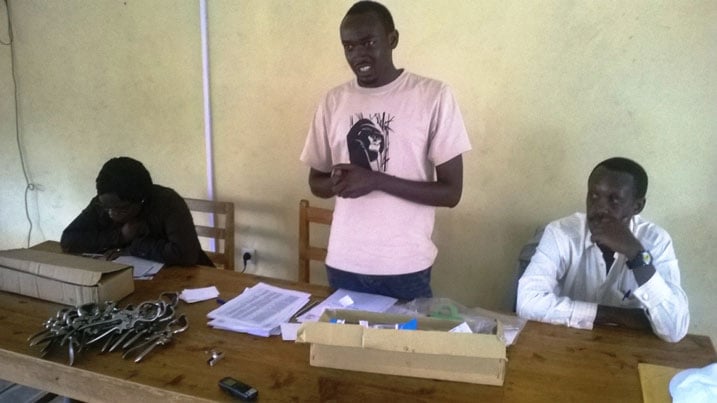 Dr Mwenedata yasabye abajyanama b'ubuzima bw'amatungo kubyaza umusaruro ibikoresho bahawe batanga serivisi nziza ku borozi.
