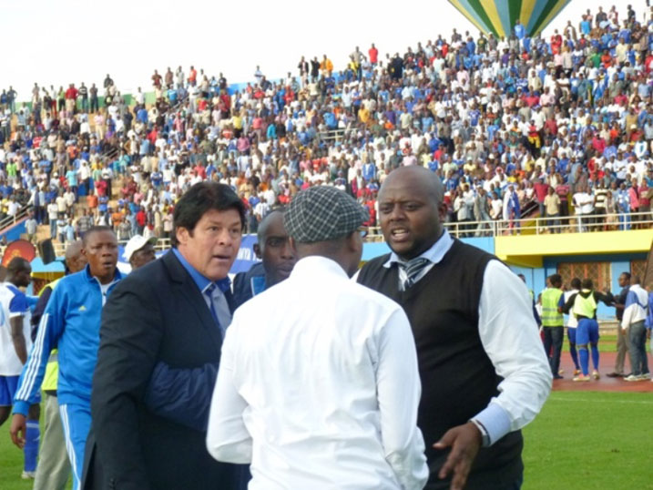 Muhawenimana Claude uyobora abafana ba Rayon Sport (wambeye umukara) we ku bihano yahawe ntacyahindutseho.