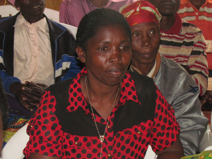 Mukarugomwa Immaculee ari kumwe n'abandi yafashije gutaha bakava mu buhunzi.