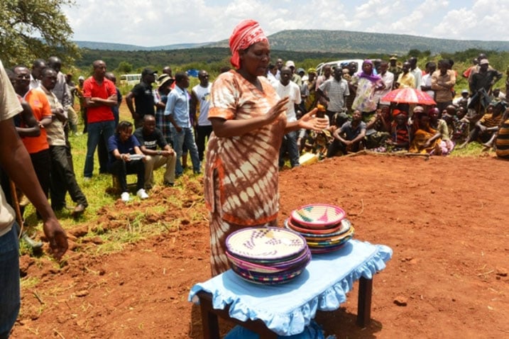 Mukarumongi asobanurira Abanyarwanda birukanywe muri Tanzaniya uburyo na we yirukanywe muri icyo gihugu mu 2006 ariko ubu akaba afite imibereho myiza.