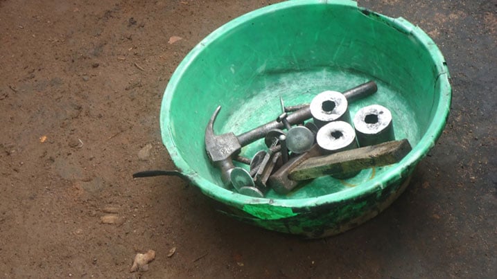 Muri iyi base harimo amaforomo yifashishwa mu gukora amakara.