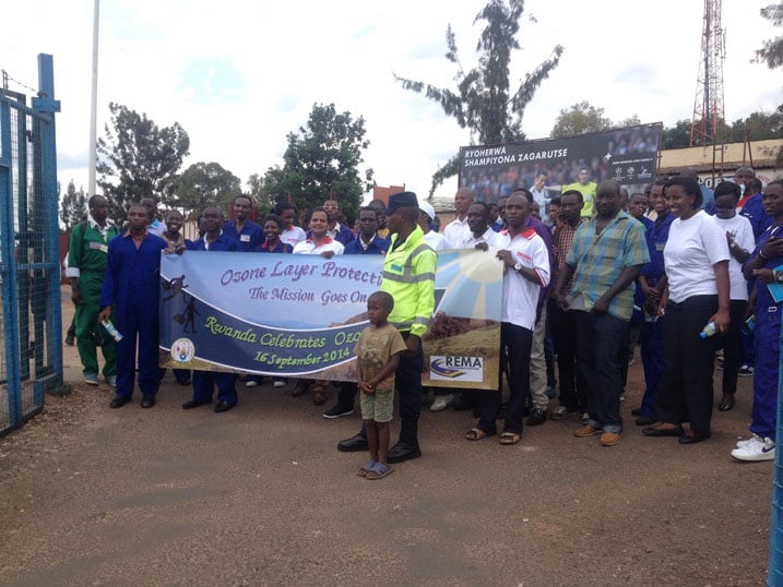 Urugendo rwo gukangurira Abanyarwanda kwirinda imyuka yangiza ikirere rwanitabiriwe n