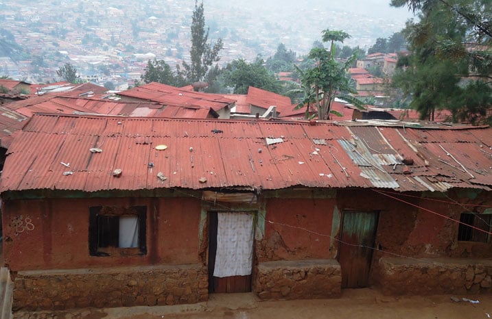Abadafite amikoro mu mujyi wa Kigali ngo ntibazimurwa ku ngufu, ahubwo batangire basane amazu niba yarangiritse.