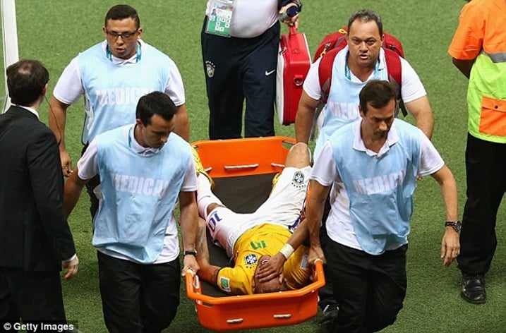 Neymar wavunitse umugongo, ashobora kutazongera gukina igikombe cy'isi cy'uyu mwaka.