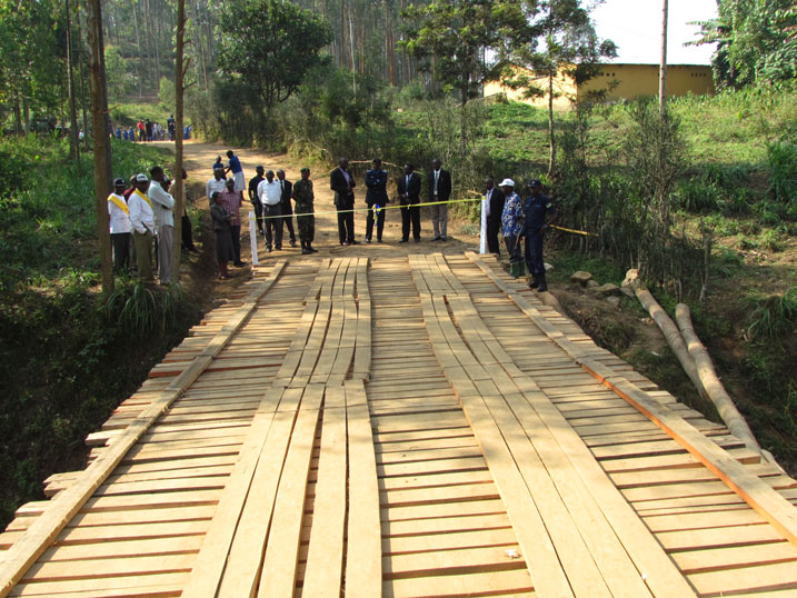 Ikiraro cyubatswe ku bufatanye n'abaturage b'umurenge wa Nemba cyari gutwara miriyoni 6 cyikaba cyaratwaye ibihumbi 400.
