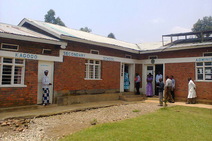 Ngo kuba abiga muri E.S.Kagogo bajya kwivuriza kure y'ikigo bibangamiye imyigire yabo.