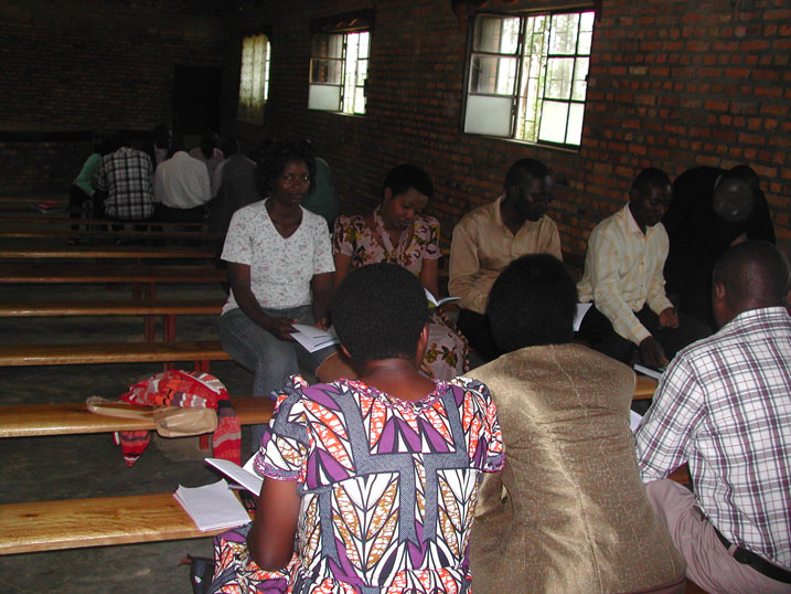 Ngo uburyo bwo guhugurirwa mu matsinda buzabafasha kungurana ibitekerezo ku ndangagaciro nyarwanda.