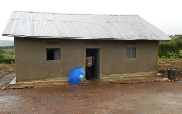 Iyi ni imwe mu nzu zatashywe, kimwe mu bikorwa bigenerwa abarokotse Jenoside bibaba icyizere cyo gukomeza kubaho.