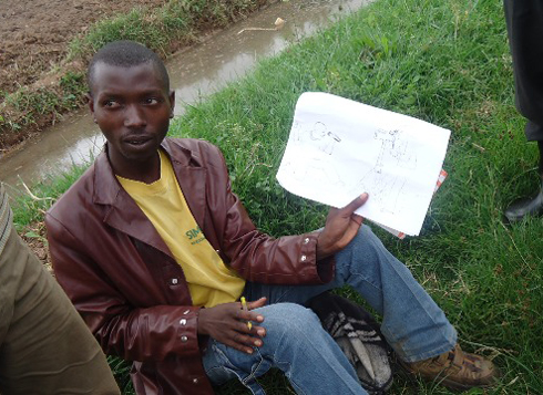 Nsengimana avuga ko gushushanya yatangiye kubikora kugira ngo yikure mu buzima bubi yabagamo.