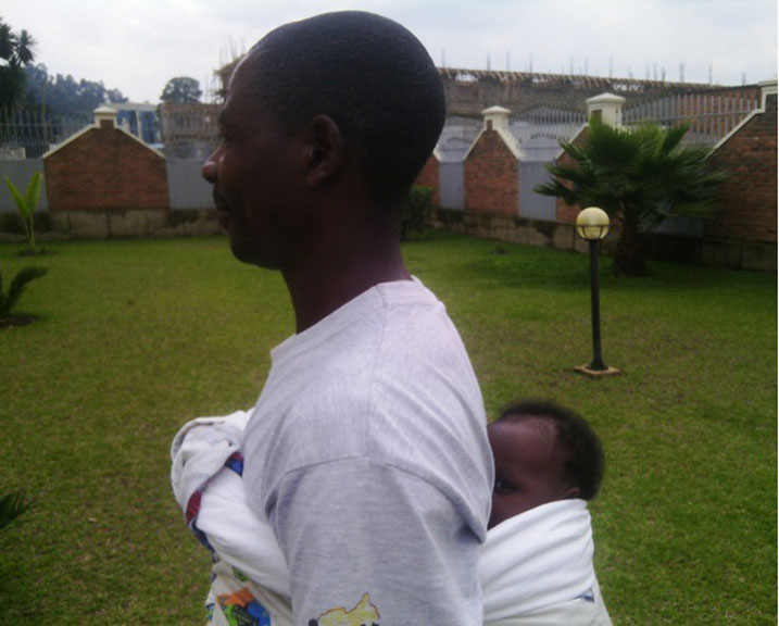 Ntagozera avuga ko kwitwa inganzwa akorera urugo rwe ntacyo bimutwaye.