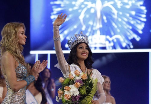 Nyampinga wa Philippines Mutya Johanna Datul niwe wabashije kwegukana ikamba rya Miss Supranational 2013.
