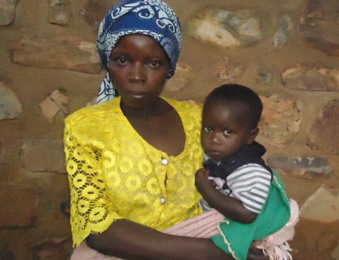 Nyirandababonye Dative arasaba ubuyobozi kumukemurira ikibazo.