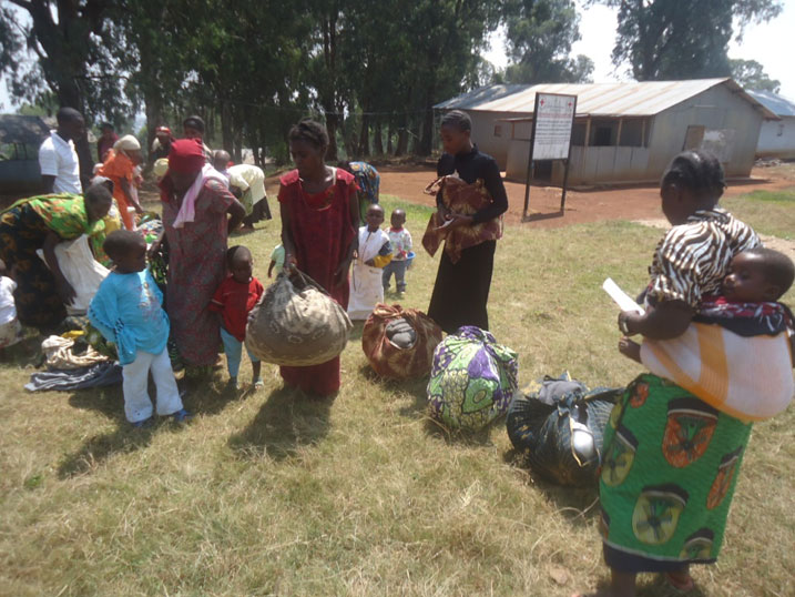 Nyuma yo kubona ko ibyo babwirwaga ari ibinyoma barakangurira bagenzi babo gutahuka.