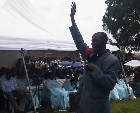 Pasitoro w'Abaporoso nawe yasengeye u Rwanda n'abana barwo bazize Jenoside n'abakiriho bose.