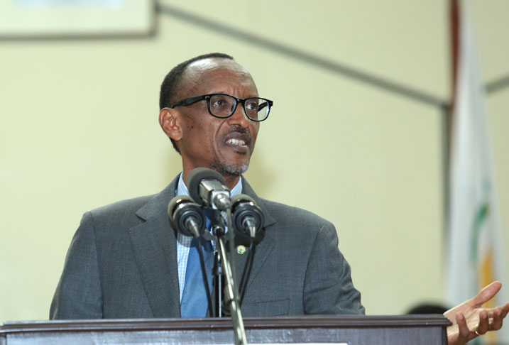 Perezida Kagame avuga ijambo nyuma yo kwakira indahiro z'abayobozi batandukanye kuri uyu wa mbere tariki 18/08/2014.