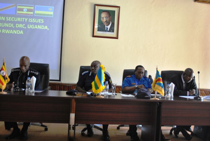 Abayobozi ba Polisi zo mu bihugu by'u Rwanda, Burundi, Uganda na Congo mu nama yabahurije i Kigali.