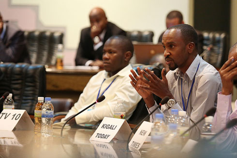 Leon Nzabandora wo mu kinyamakuru Kigali Today abaza ikibazo Perezida Kagame.