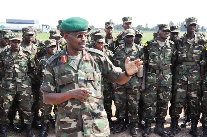 Umugaba w'ingabo zirwanira ku butaka aha ikaze abasirikare bavuye mu butumwa bw'amahoro muri Sudani y'Epfo.