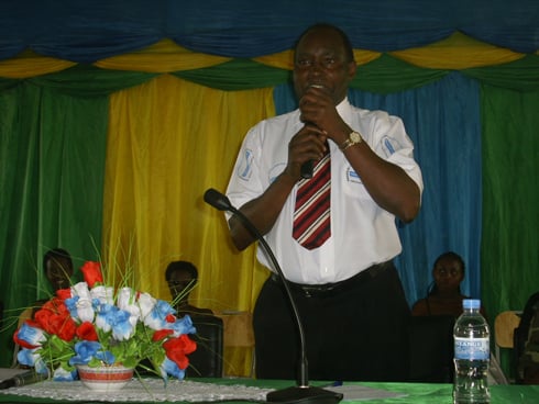 Racagu Boniface afungura ku mugaragaro itorero ry