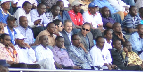 Uretse abafana benshi, n'abayobozi banyuranye bari bitabiriye umukino. (Foto: Jacques Furaha)