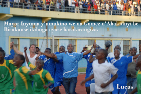 Nyuma y
