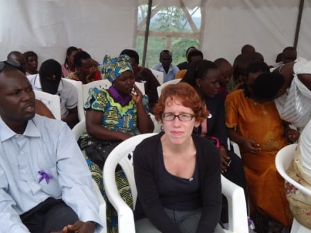 Uwungirije Ambasaderi w'Amerika mu Rwanda, Anne Casper, yifatanyije n'Abanyarwamagana kwibuka