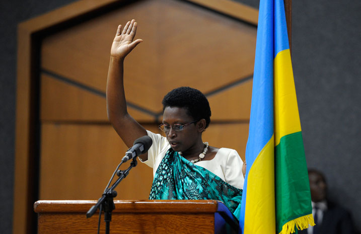 Senateri Gertrude yarahiye.