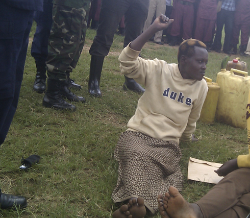 Ngo intoki ze ebyiri zizi gukora mu mufuka nyirawo ntarabukwe.