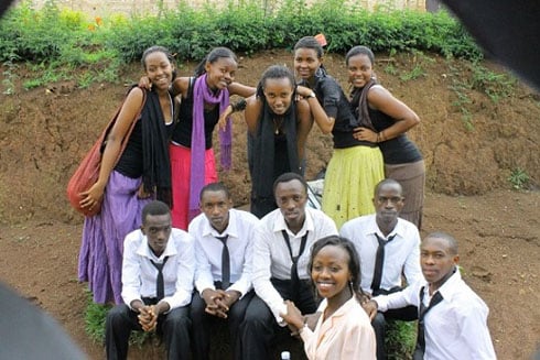 Bamwe mu baririmbyi ba Singiza bo muri Drama Team.
