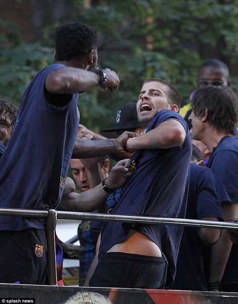 Song akubita Pique.