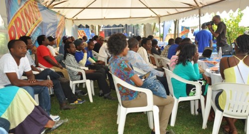 Ubwo abanyamakuru n'abandi bafite uruhare runini muri muzika bitabiraga igikorwa cyo gutora, batangarijwe ko ari ugutora abahanzi 10 kandi buri muhanzi akaba yemerewe miliyoni eshaeshatu.