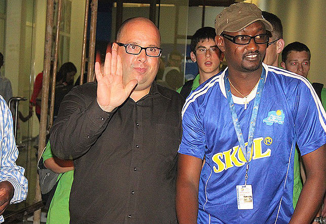 Umubiligi Jean François Losciuto umutoza mushya wa Rayon arasabwa gutwara ibikombe mu mwaka umwe yasinye.