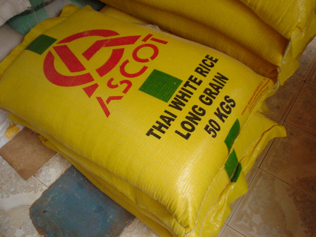 Ibi ni bimwe mu biribwa abaturage ba Gacaca bashyikirije Abanyarwanda birukanywe muri Tanzaniya.