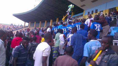 Abakunzi ba Rayon Sport bishimiye igikombe cya kane batwaye muri uyu mwaka w'imikino.