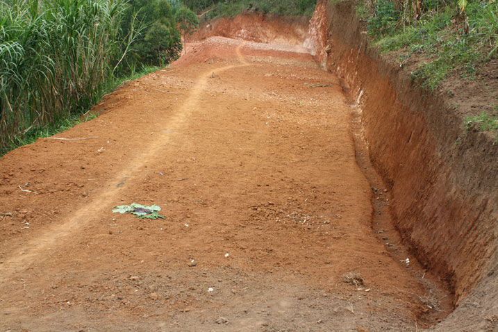 Umuhanda wa 12km wakozwe n'abaturage b'umurenge wa Muhororo watangiye gukoreshwa.