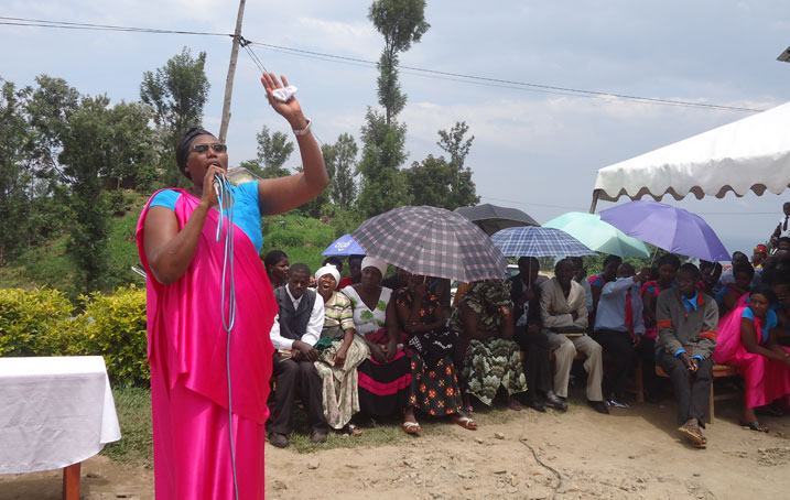 Uyu mukirisitokazi yatangaga ubuhamya bw'ibibi n'ibyago ngo Imana yamukijije.