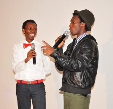 Umunyarwenya Ramjaane n'umunyarwenya Arthur muri The Ramjaane Show.