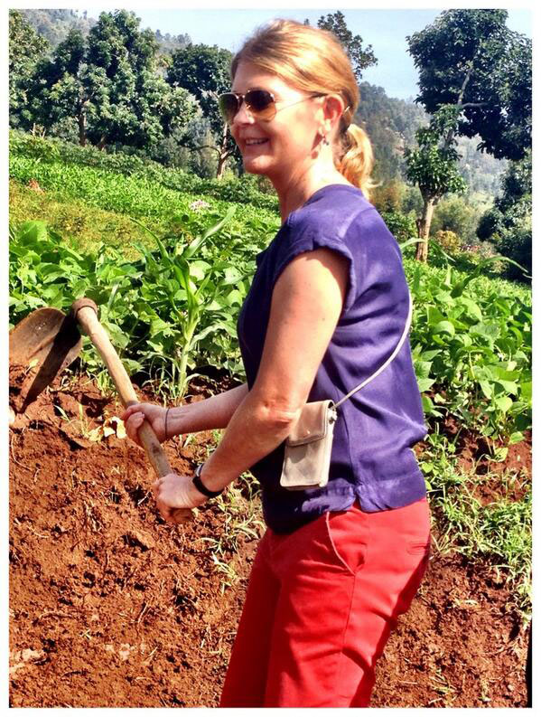 Uyu ni Umunyasuwedi wakoreye umuganda mu Rwanda.