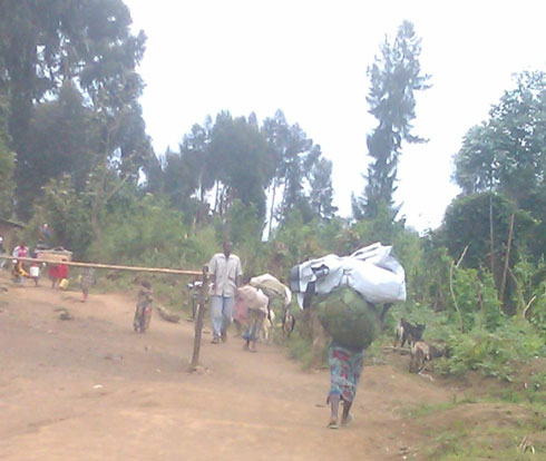 Umupaka wa Gasizi abagore bajya muri FDLR bafatirwaho badafite ibyangombwa.