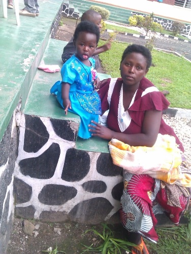 Umuryango wa Sergent Nsanzimana atahanye mu Rwanda, uyu mugore yahunze afite imyaka itanu.