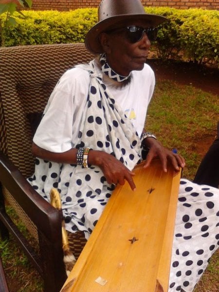 Umusaza Sentore yitabye Imana tariki 21/03/2012. Ni se wa Masamba akaba na sekuru wa Jules Sentore.