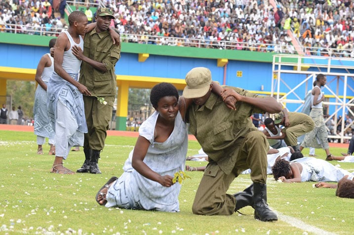 Ingabo zari iza FPR Inkotanyi zashimiwe cyane kuba zararokoye abari bataricwa muri Jenoside, ubu zikaba ngo zikomeje no kubafasha mu iterambere n'imibereho myiza, zibarindira umutekano, zubakira abatagira amacumbi, zinabafasha mu bikorwa by'iterambere.