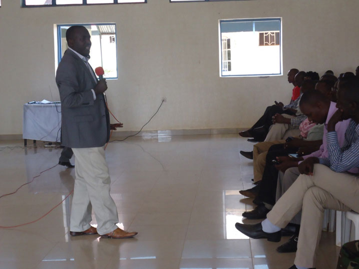 Umuyobozi w'akarere ka Bugesera, Louis Rwagaju, yasabye aba local defense basezerewe kuzitwara neza.