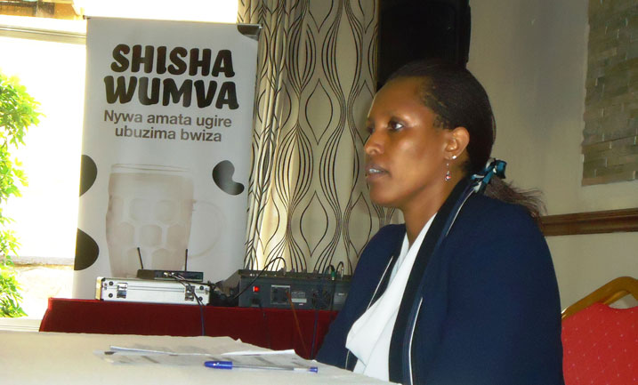 Umuyobozi w'ihuriro RNDP mu nama yiga uburyo bwo gukomeza gukora kampanyi yitwa SHISHA WUMVA, yo gukangurira abantu kunywa amata.